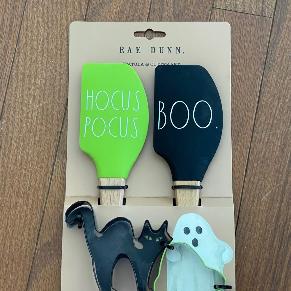 New Rae Dunn Halloween Spatula and Cookie Cutter Set - Picture 4 of 7
